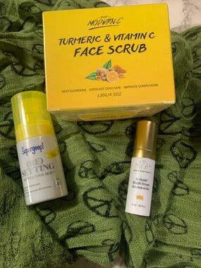Glow Skincare Bundle Supergoop Drunk Elephant Vitamin C Face Set SPF